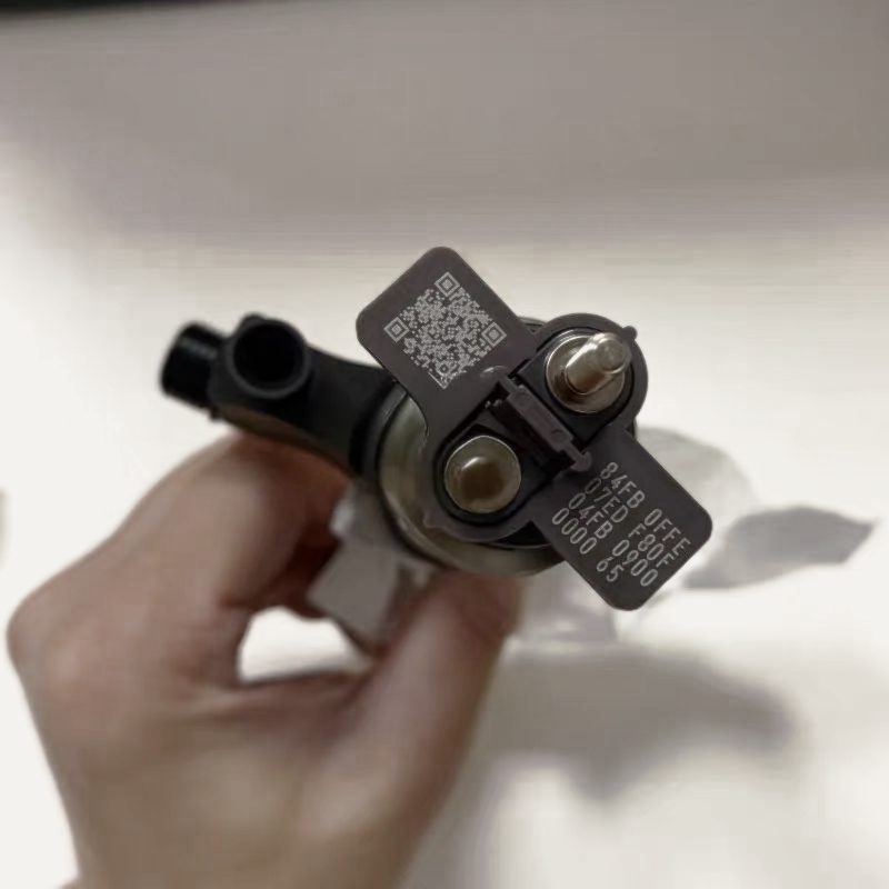 095000-0165 common rail fuel injector (OEM 8-94392862-2) — view 3
