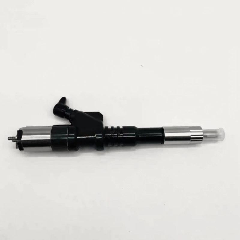 095000-0800 common rail fuel injector (OEM 6156-11-3100) — view 3