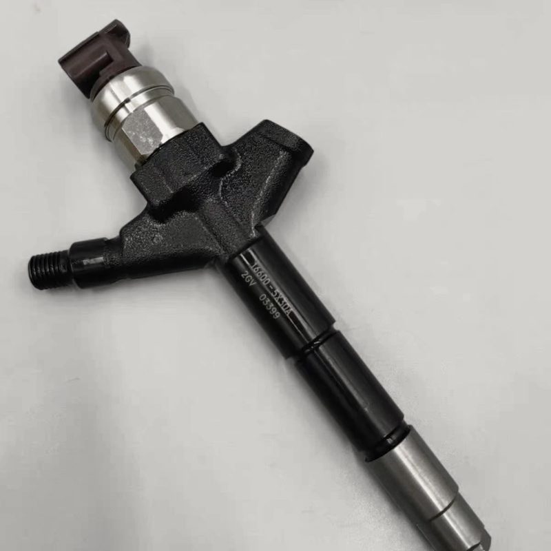 Fuel injector 095000-6252, OEM 16600-EB70A — product photo