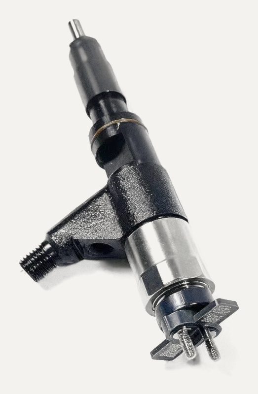 Fuel injector 295050-0600, OEM RE543606 — product photo